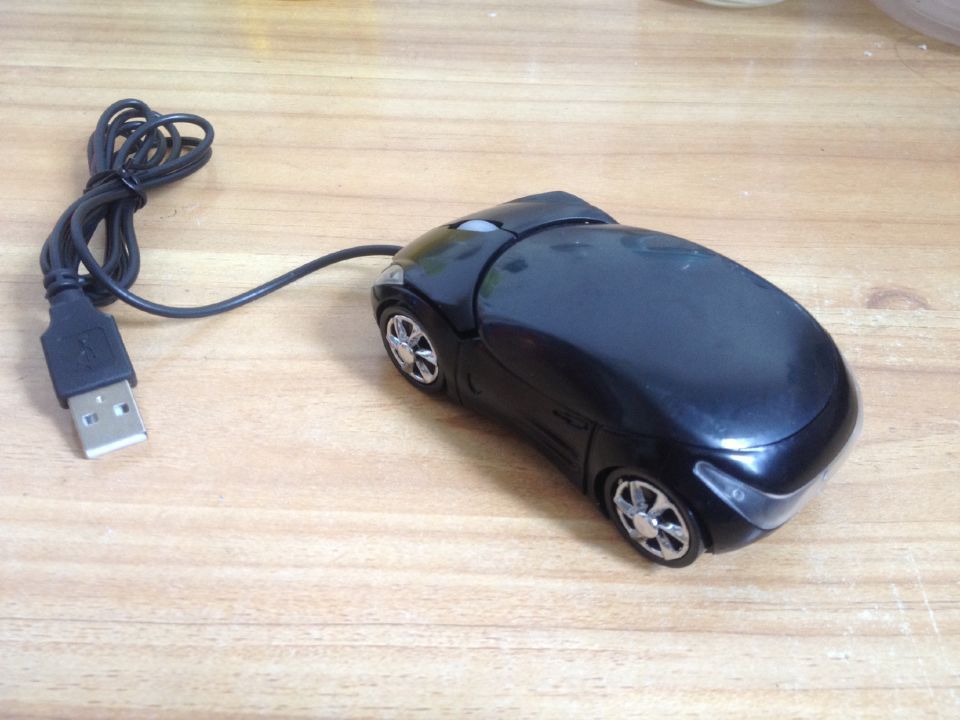 Souris sans fil Ferrari en forme de voiture de dessin animé avec fonction de veille automatique