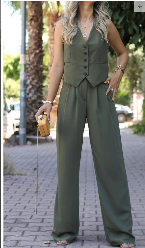 Ensemble tailleur gilet sans manches col V et pantalon large