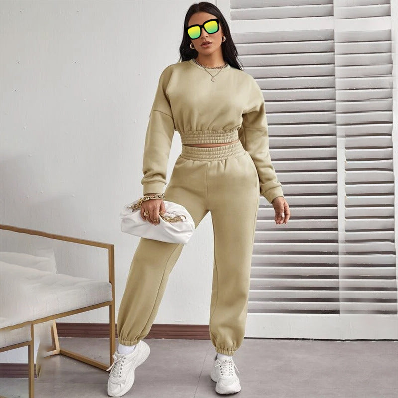 Ensemble deux pièces décontracté : blouse à manches longues à décolleté nombril, pantalon et pull en polaire