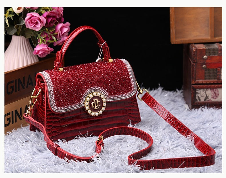 Sac à bandoulière portable en cuir verni et diamant