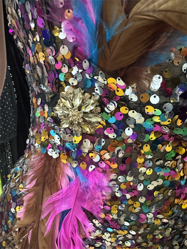 Robe bustier longue à paillettes avec fente haute et plumes dégradées pour femme