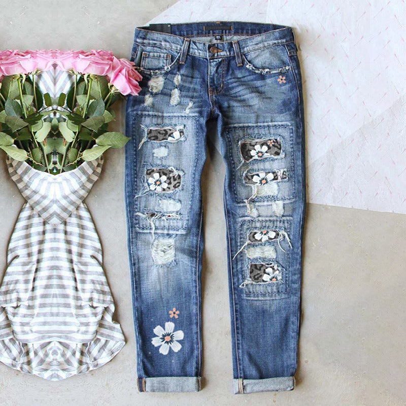Women's Light Blue Frayed Small Feet Jeans