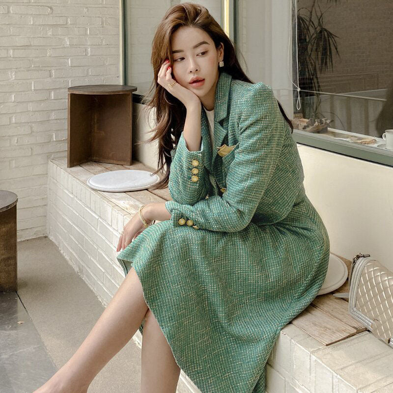 Ensemble deux pièces vert : Veste de costume et jupe taille haute