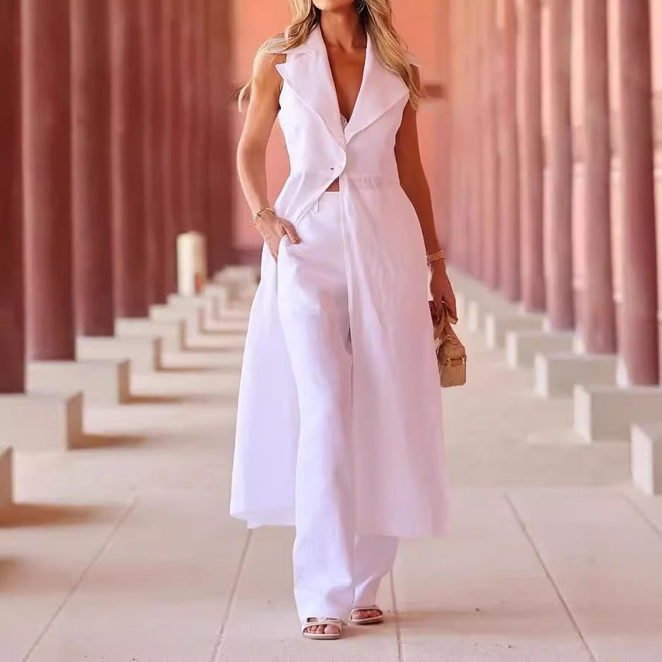 Ensemble tailleur deux-pièces blanc sans manches pour femme avec revers