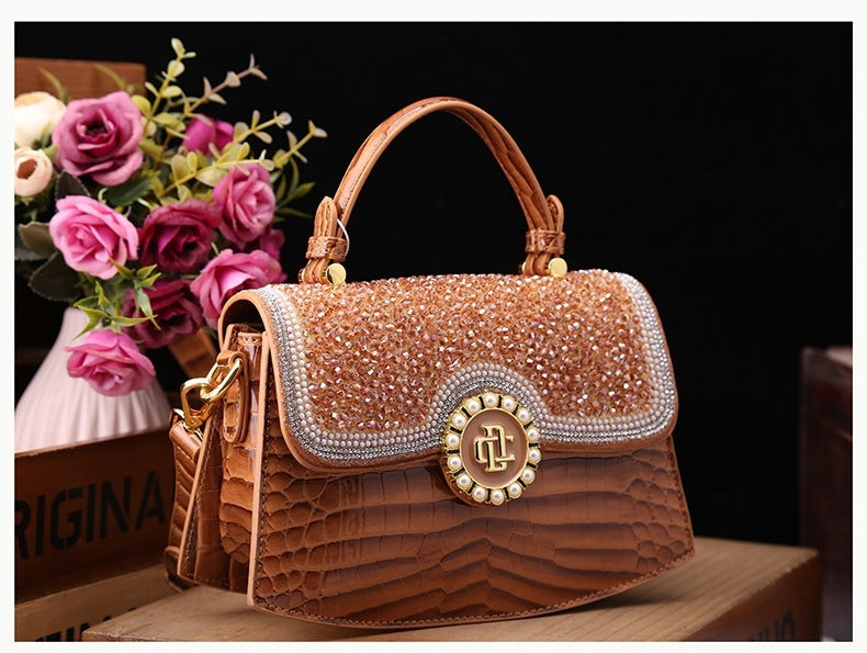 Sac à bandoulière portable en cuir verni et diamant