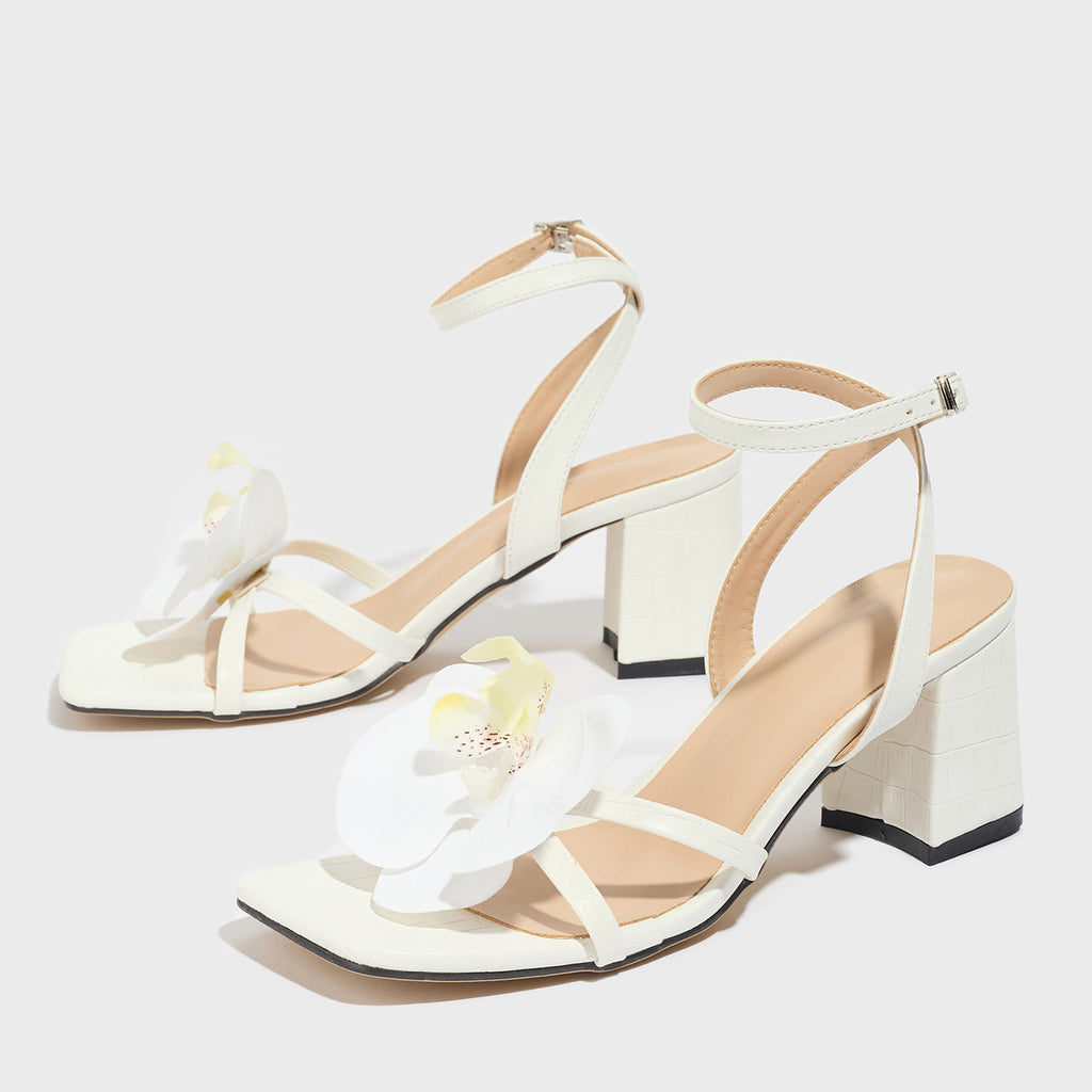 Sandales Femme Blanches à Talon Carré Épais avec Fleur 3D