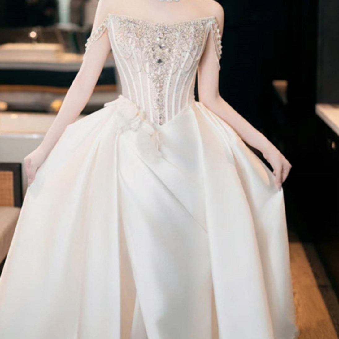 Robe de mariée bustier en satin léger