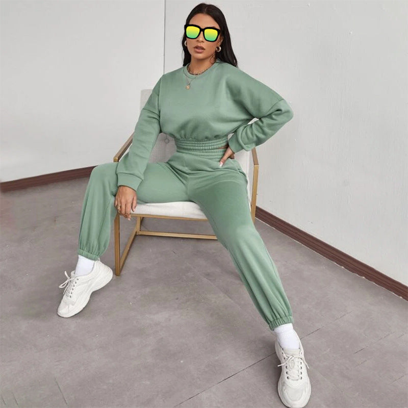 Ensemble deux pièces décontracté : blouse à manches longues à décolleté nombril, pantalon et pull en polaire