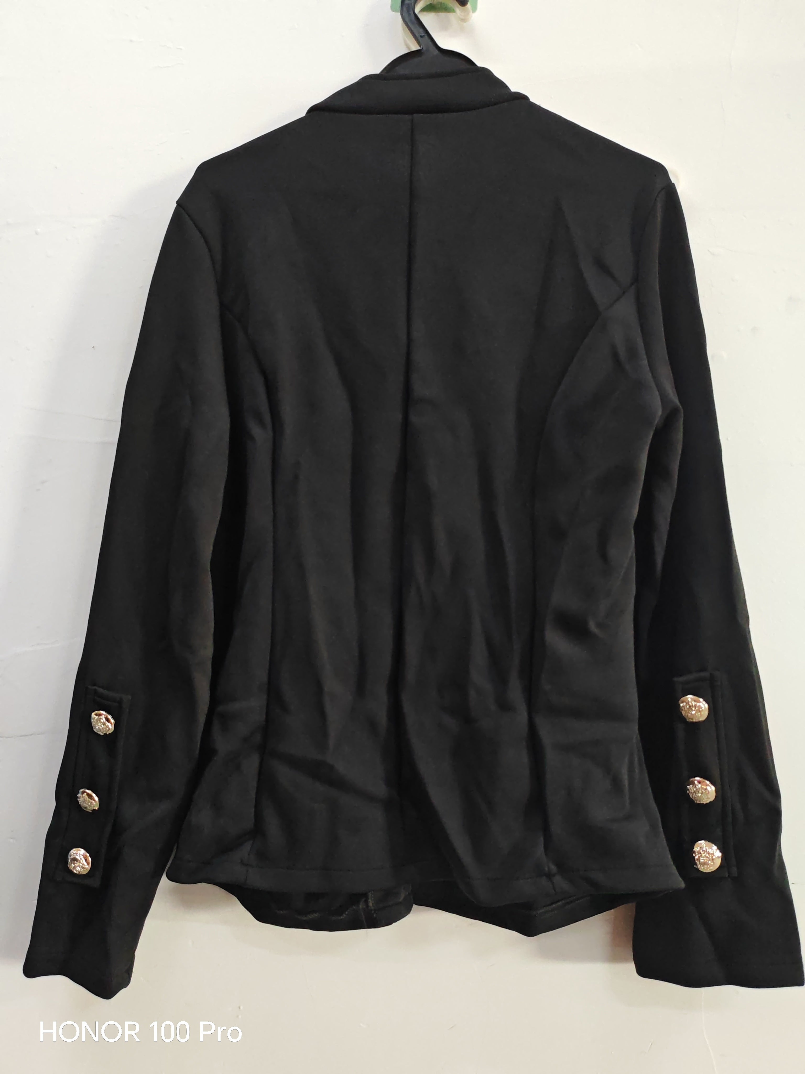 Blazer ajusté à manches longues et à boutonnage simple