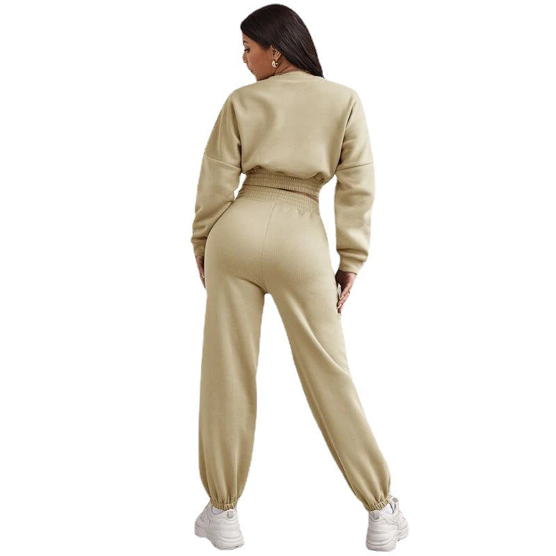 Ensemble deux pièces décontracté : blouse à manches longues à décolleté nombril, pantalon et pull en polaire