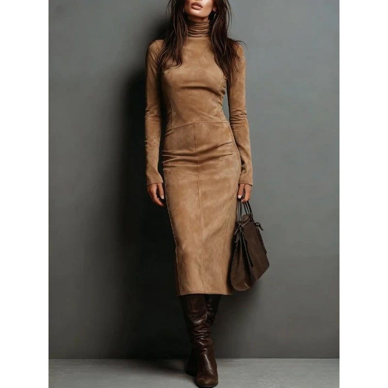 Robe crayon moulante mi-longue à col roulé et manches longues pour femme