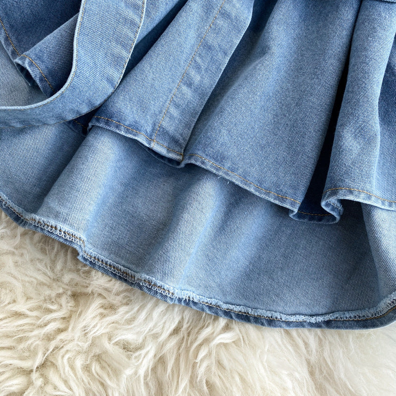 Cardigan en jean, haut dos nu et chemise à nouer à la taille, noir et bleu