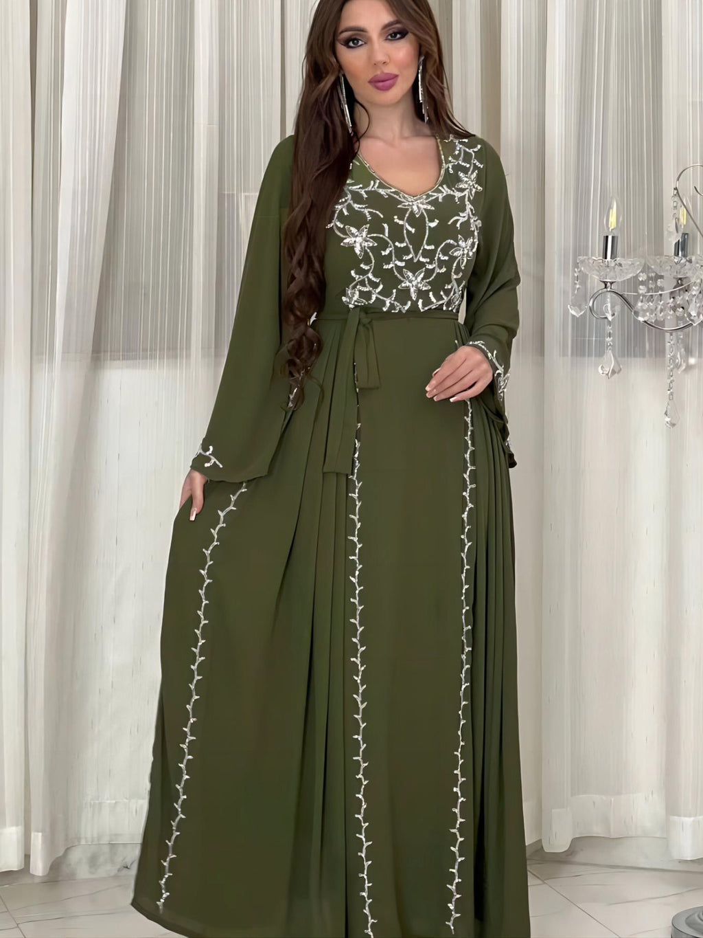 Robe de soirée élégante à broderies et appliqués avec ceinture, manches longues, jupe longue