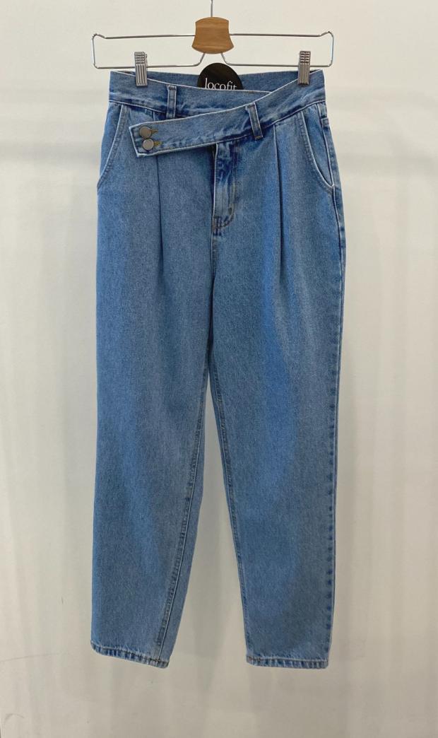 Jean décontracté taille haute bleu ample avec boucle irrégulière