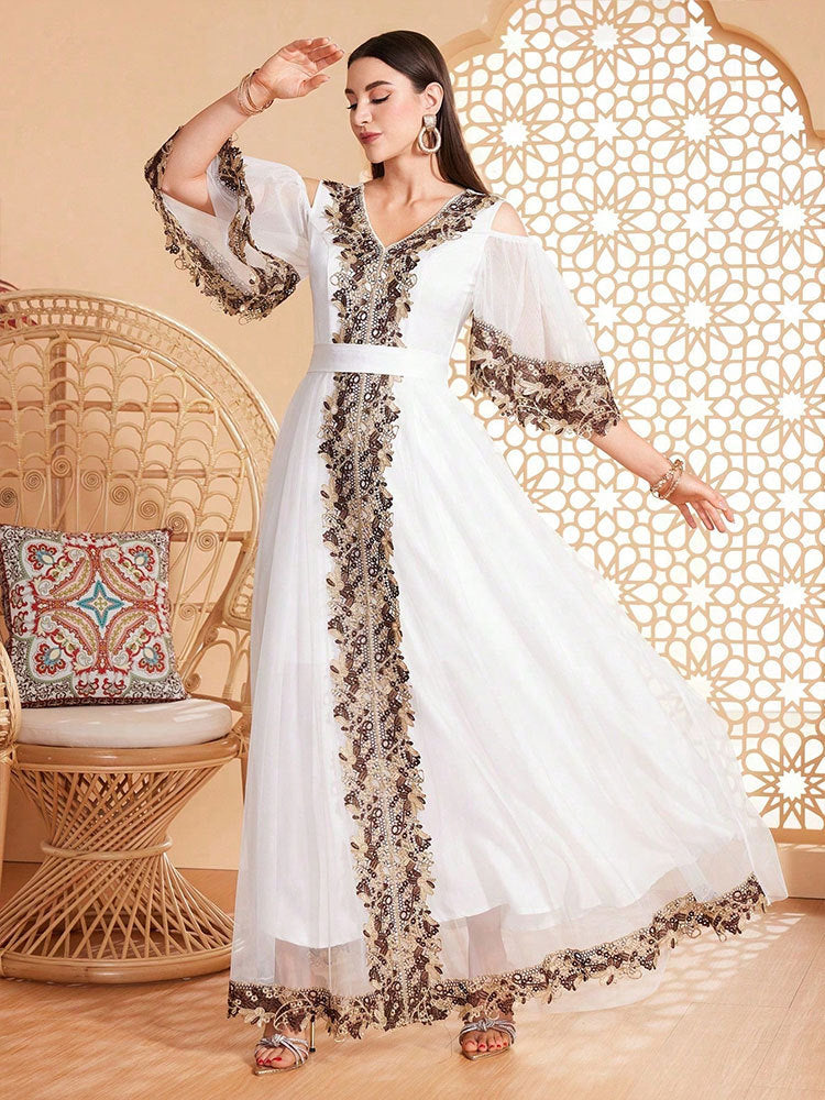 فستان شبكي من الشرق الأوسط، مزين بتطريزات أنيقة، بأكمام واسعة مكشوفة الكتفين