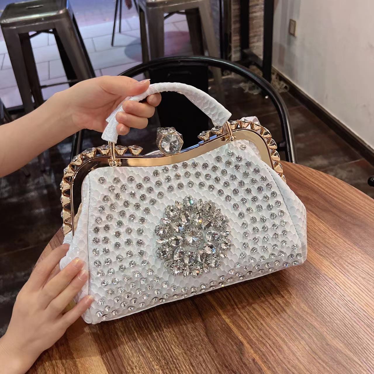 Large Capacity Diamond Inlaid Crossbody Handbag