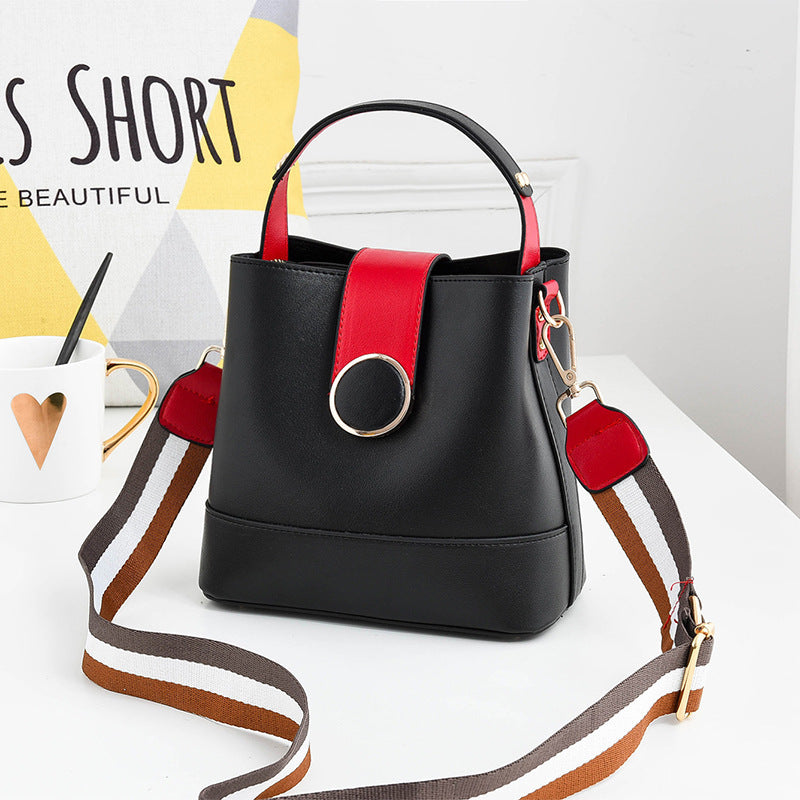 Sac seau femme en PU à bandoulière large et poignée souple