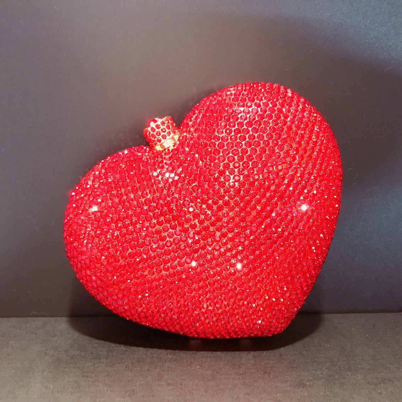 Pochette de Soirée Cœur en Cristal et Diamants – Rouge et Argent, 14x12x5cm