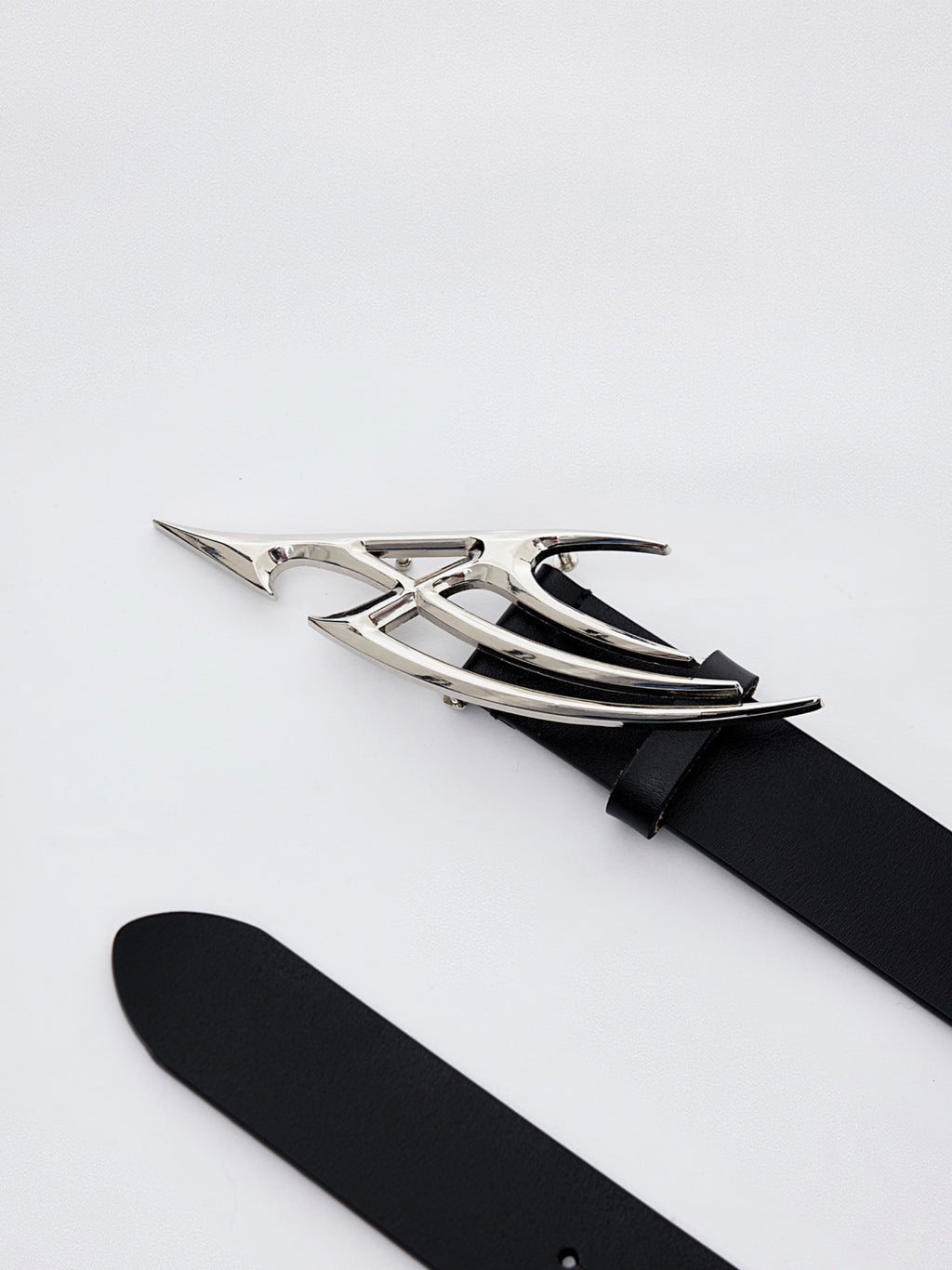 Ceinture Déconstruction unisexe en cuir de vachette avec boucle en titane, 110 cm