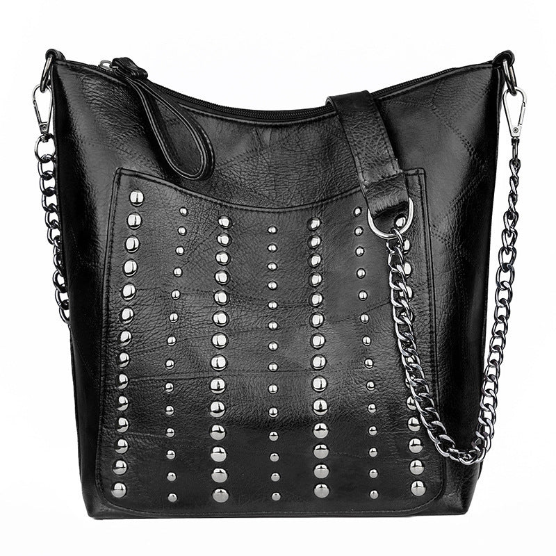 Sac bandoulière souple en cuir clouté grande capacité