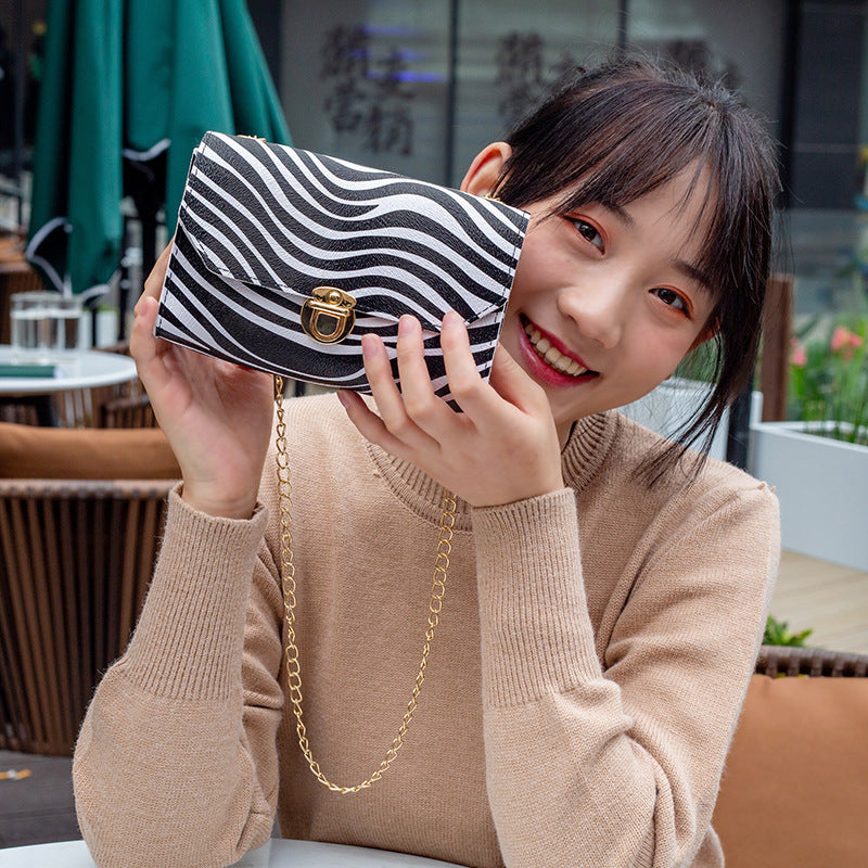 Petit Sac à Bandoulière Carré Imprimé Léopard Serpent