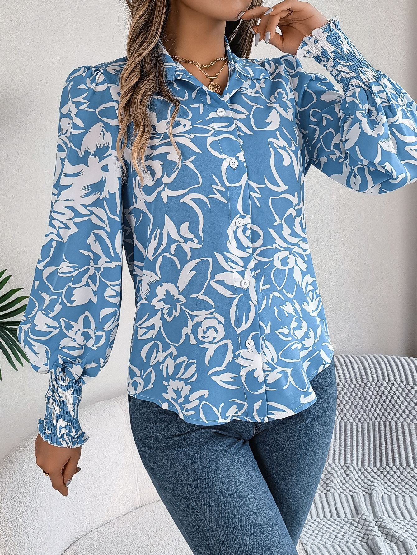 Contrast Color Flower Lantern Sleeve Lapel Shirt - White, Blue, Polyester