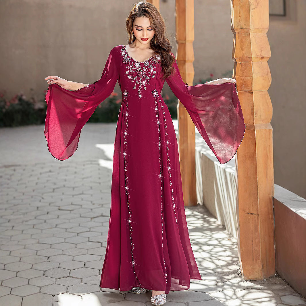 Robe longue en mousseline de soie rouge vin perlée à la main style Moyen-Orient
