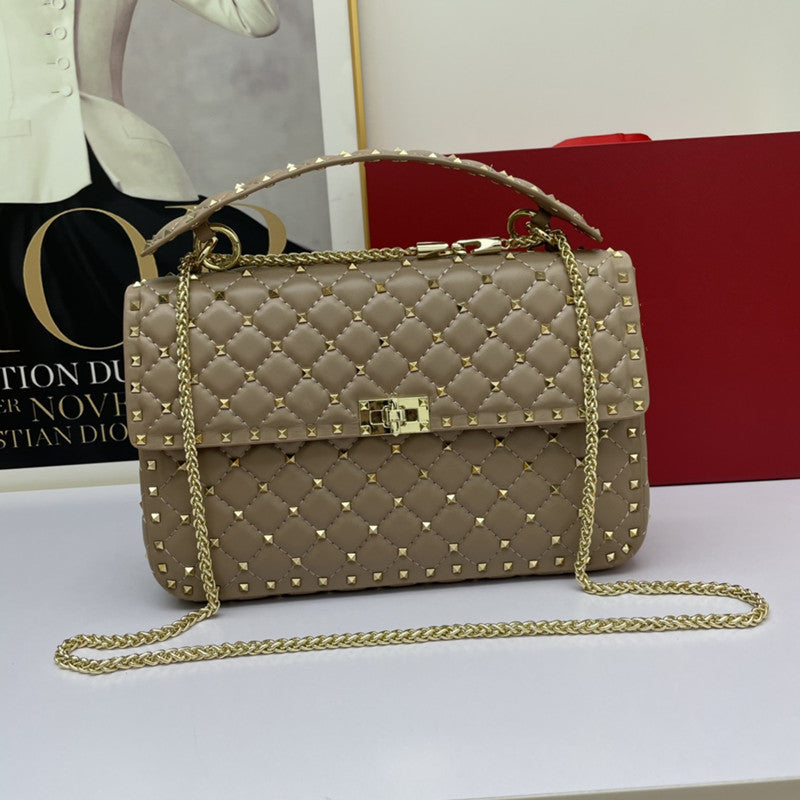 Sac carré en peau de mouton clouté de diamants pour femme