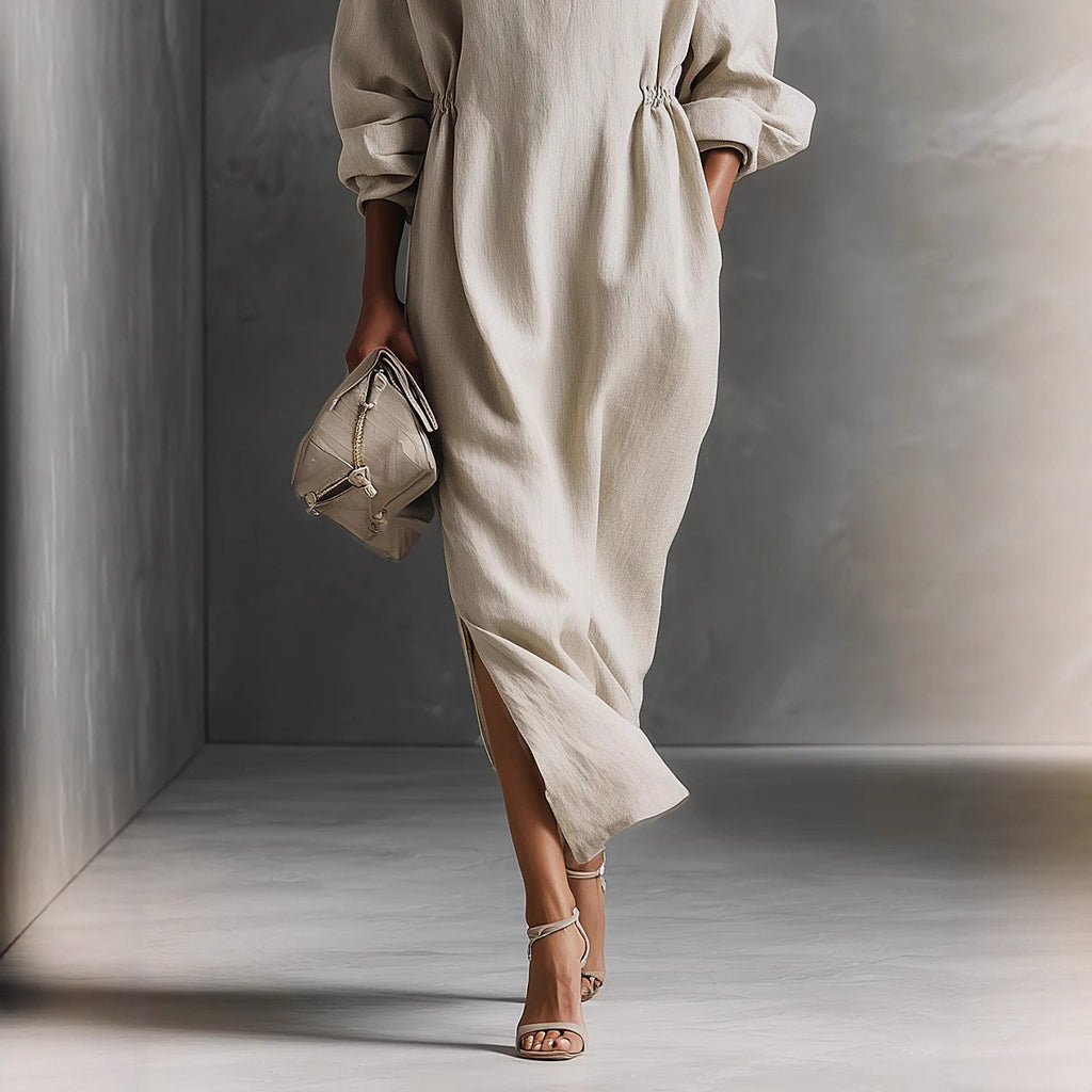 Robe maxi élégante fendue pour femme, blanc cassé, à manches longues et col à revers