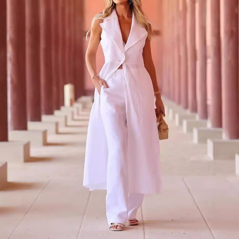 Ensemble tailleur deux-pièces blanc sans manches pour femme avec revers