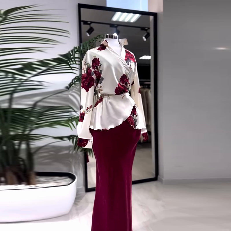 Tailleur jupe slim imprimé en V rouge foncé avec lacets en polyester
