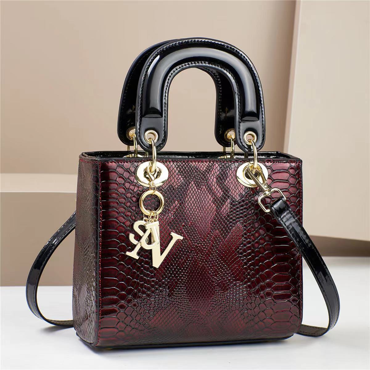 Sac bandoulière en PU pour femme avec motifs peau de serpent et clous