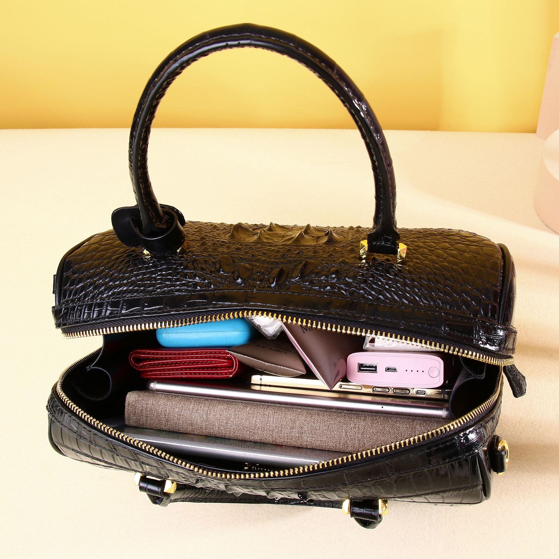 Classic Ladies Pillow Shoulder Crossbody Bag in Black & White