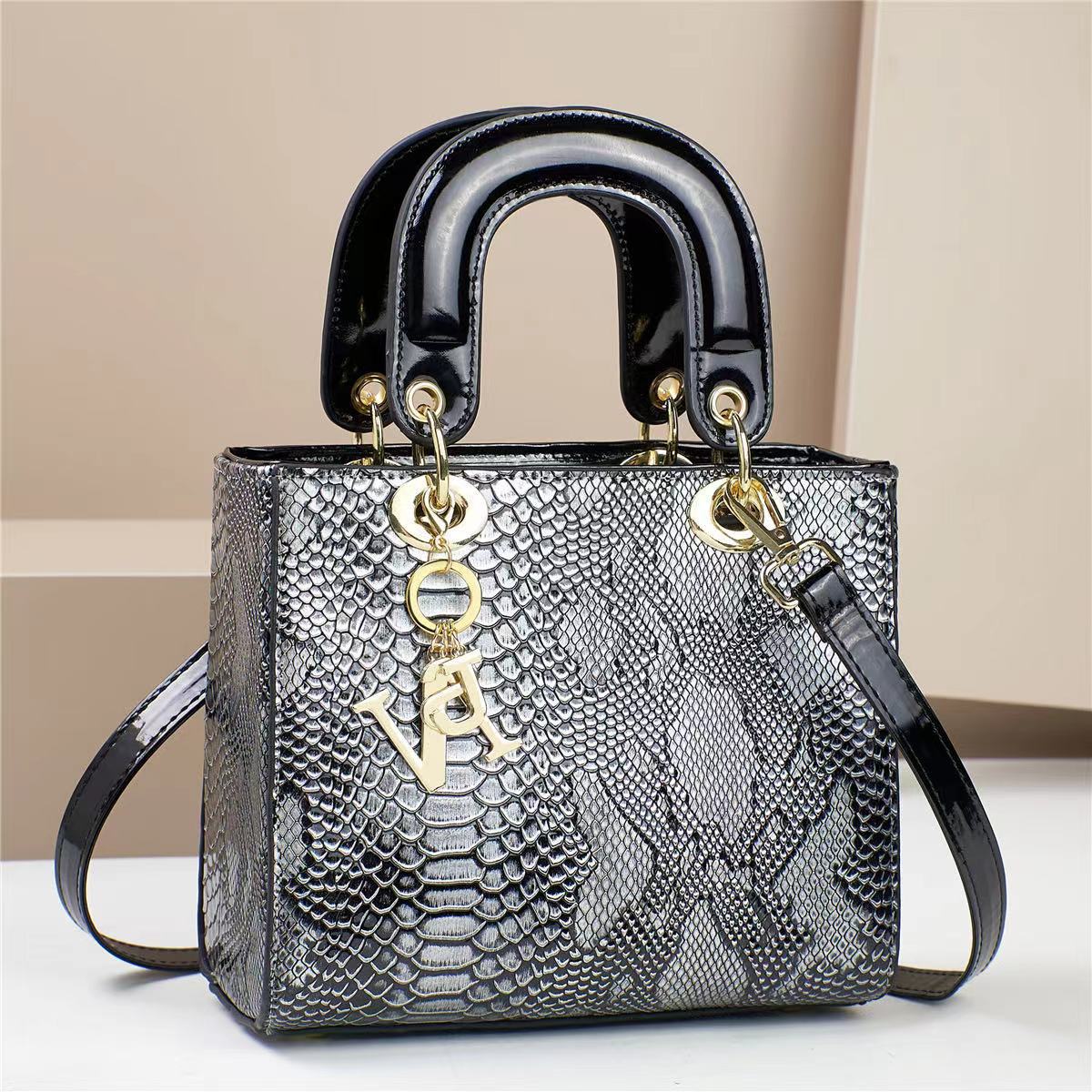 Sac bandoulière en PU pour femme avec motifs peau de serpent et clous