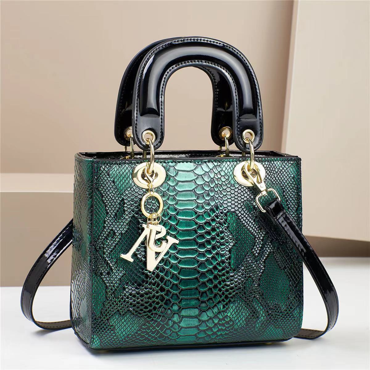 Sac bandoulière en PU pour femme avec motifs peau de serpent et clous