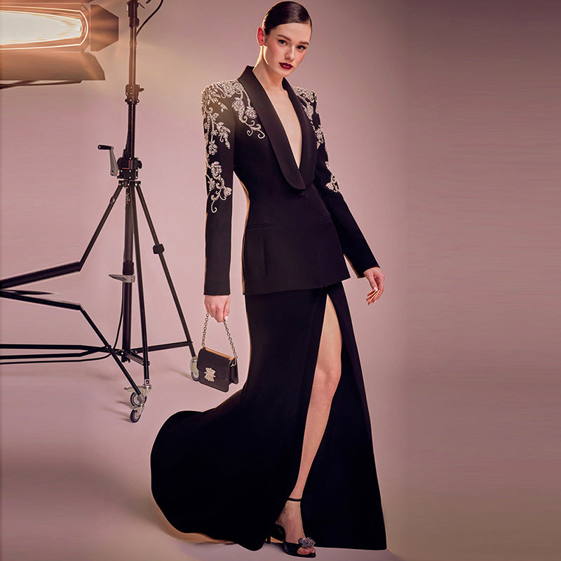 Ensemble tailleur jupe et veste orné de diamants pour femme