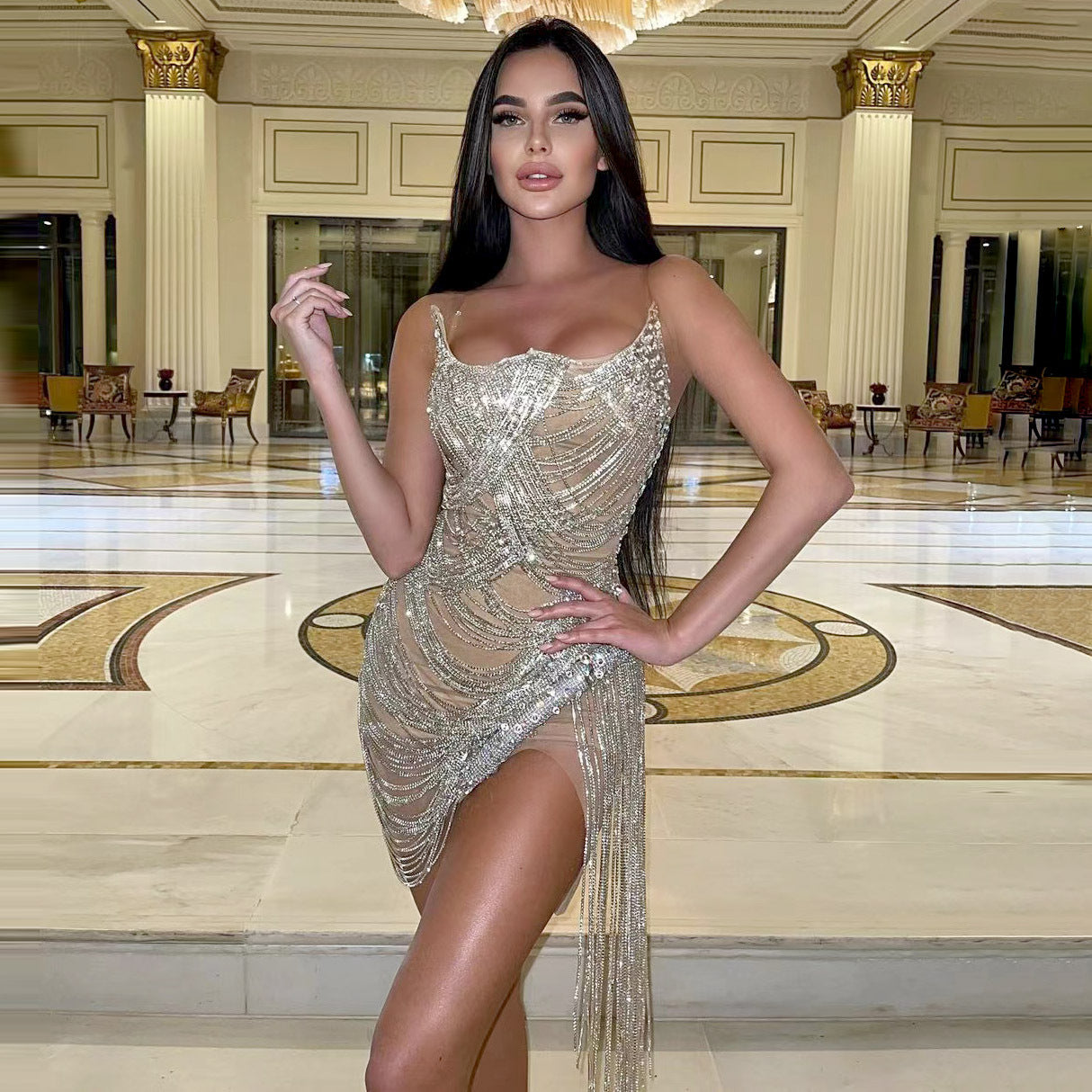 فستان كريستال بشراشيب بتصميم كرة مصغرة لالتقاط صور عيد ميلاد النساء
