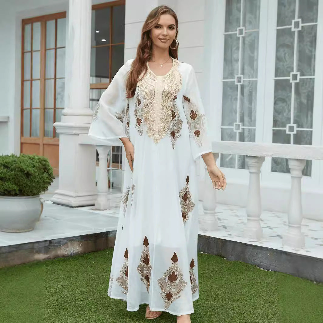 Robe blanche musulmane brodée en maille à manches longues
