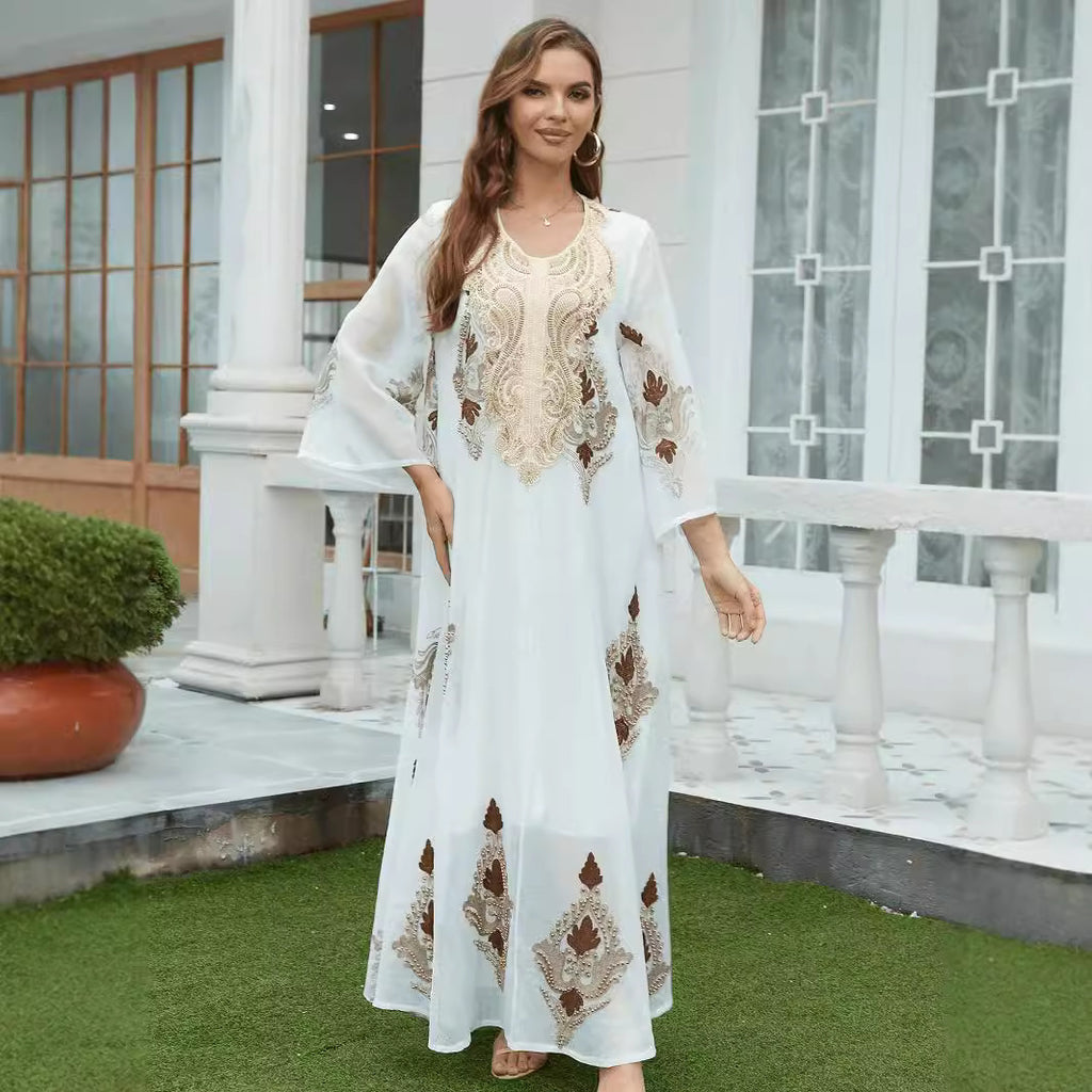 Robe blanche musulmane brodée en maille à manches longues