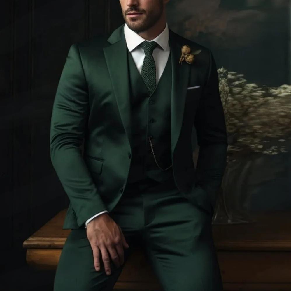 Men's Slim Fit Three-Piece Solid Color Suit Polyester Blend
