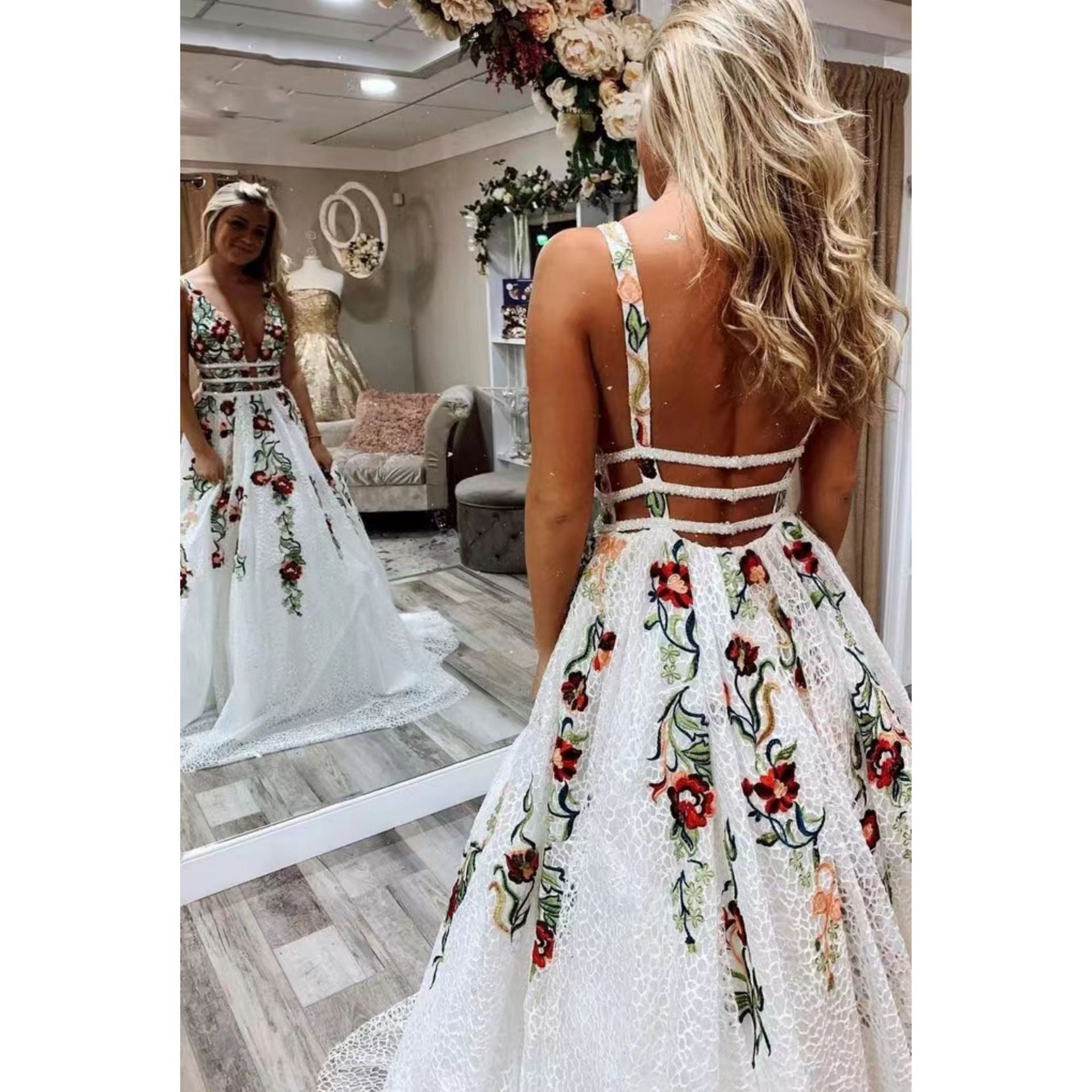 Robe de soirée sexy décolleté en V dos nu avec motif floral