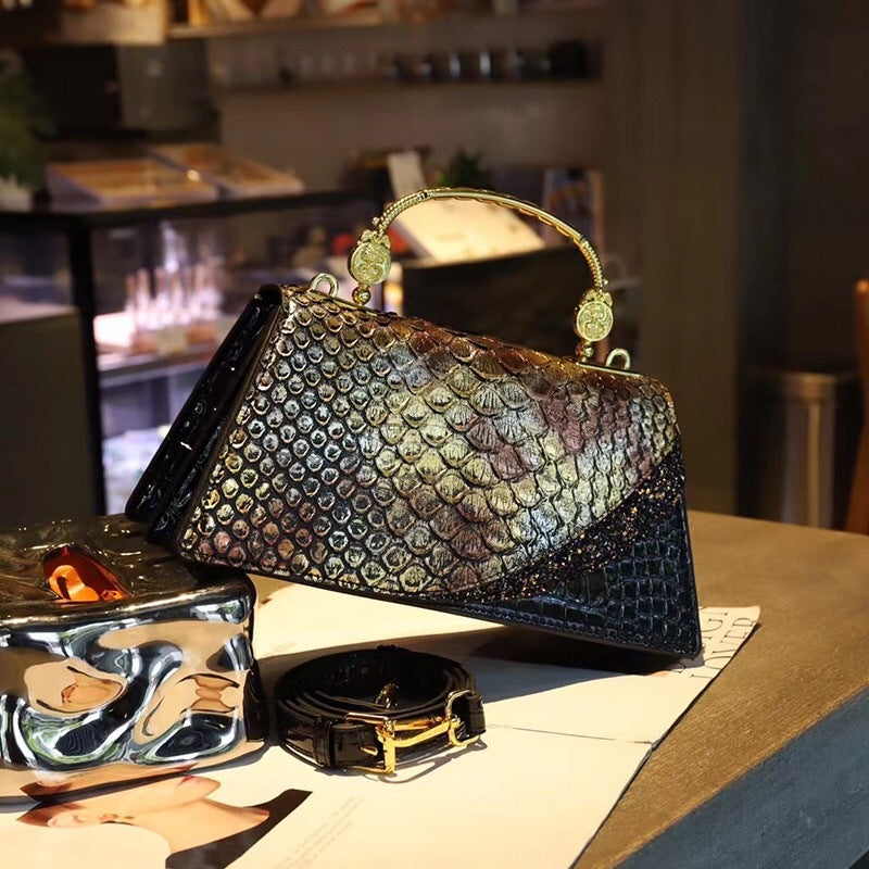 Genuine Leather Black Shoulder Messenger Bag with Three-Dimensional Pocket