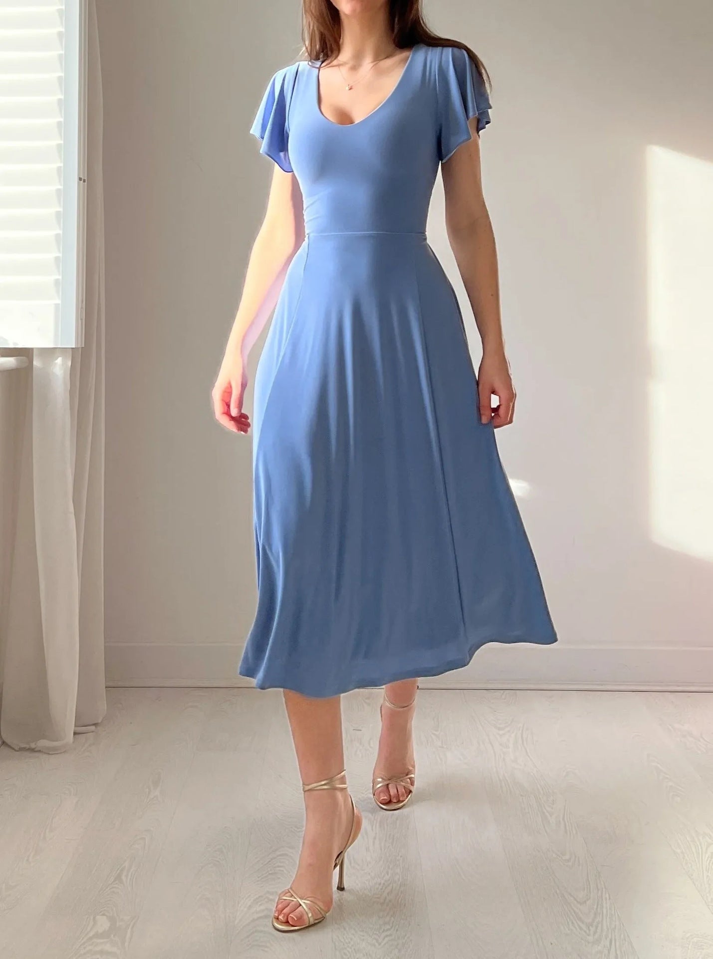 Robe trapèze mi-longue française à manches à volants pour femme