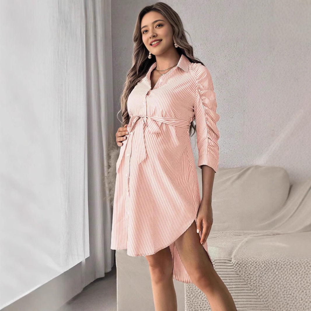 Robe de maternité décontractée à rayures et revers boutonnée pour femme