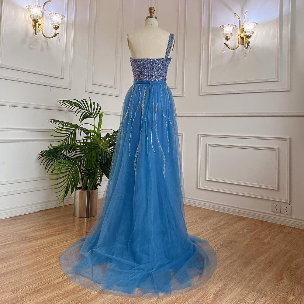 Robe sirène bleue faite à la main en perles, résille, épaules fendues