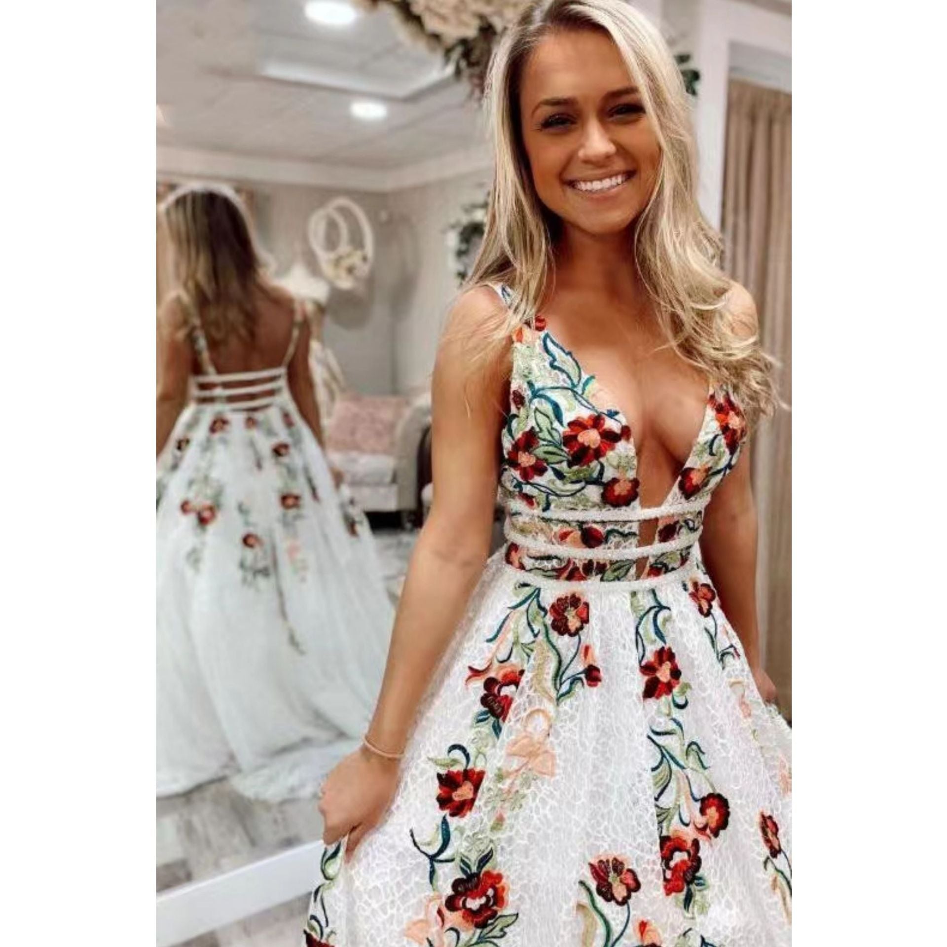Robe de soirée sexy décolleté en V dos nu avec motif floral