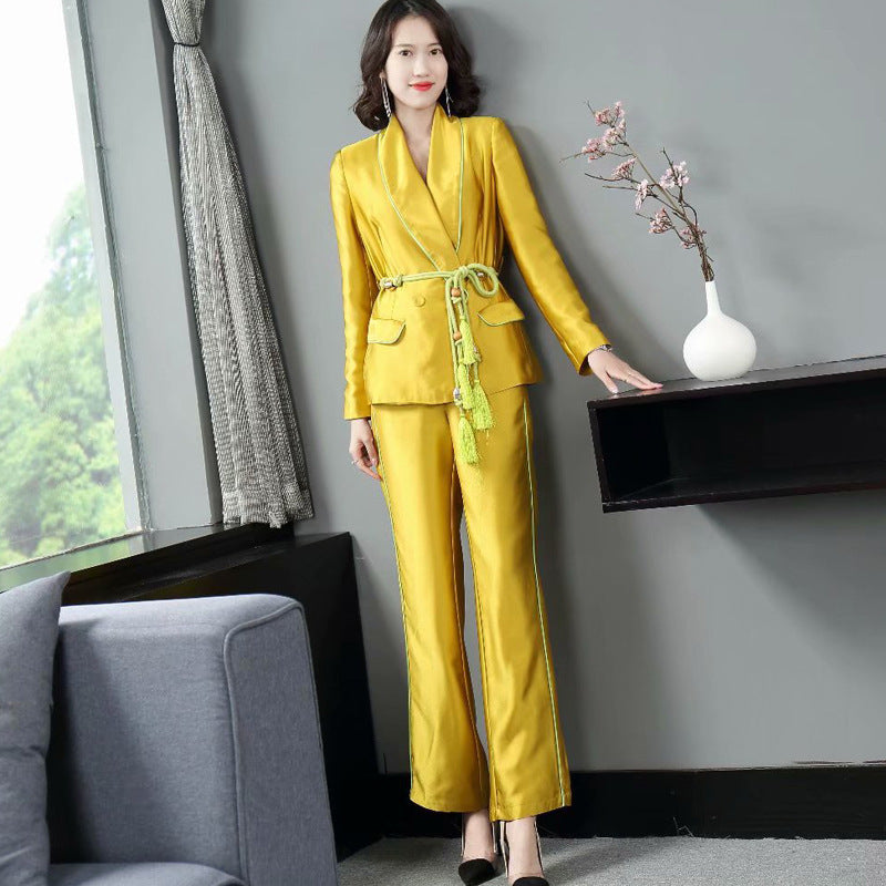 Ensemble deux-pièces femme, veste et pantalon, en polyester jaune