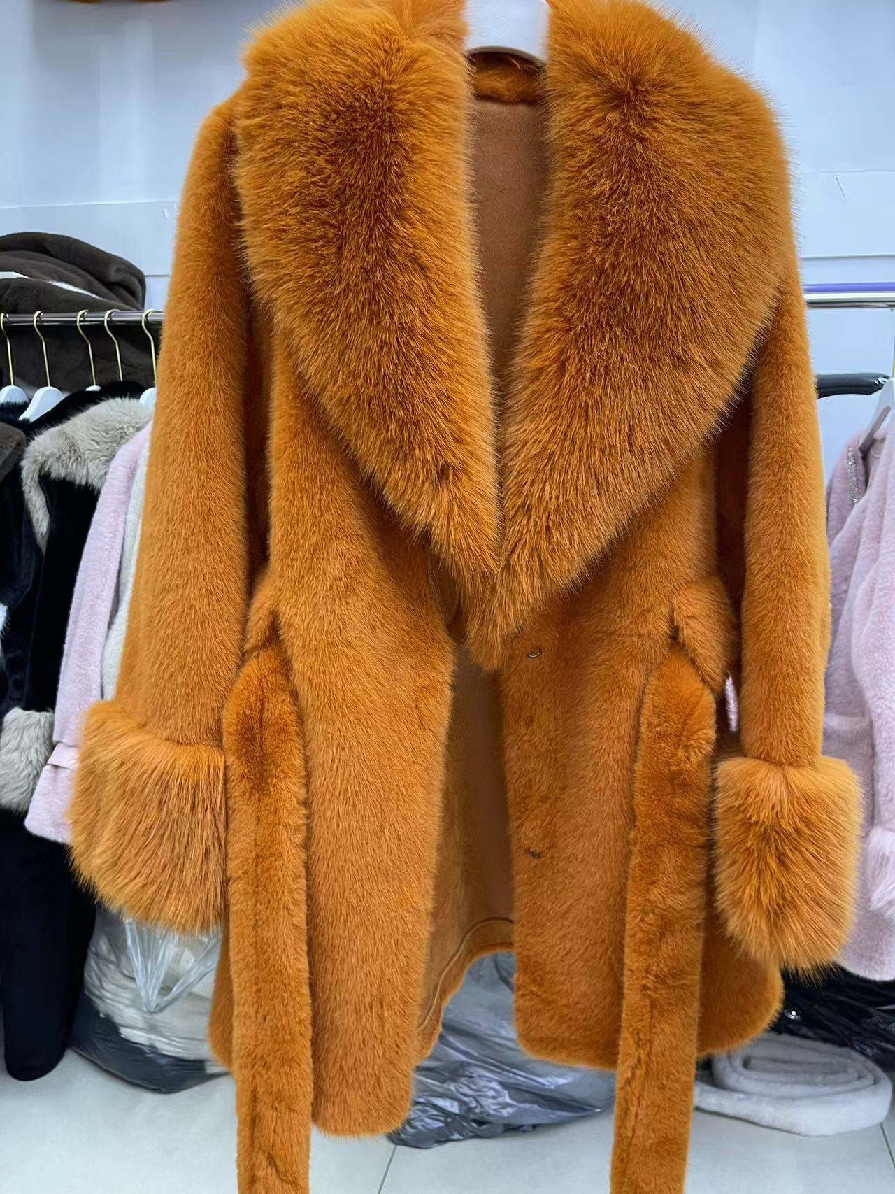 Manteau en fausse fourrure de vison Baoou à manches lanterne, version mode avancée