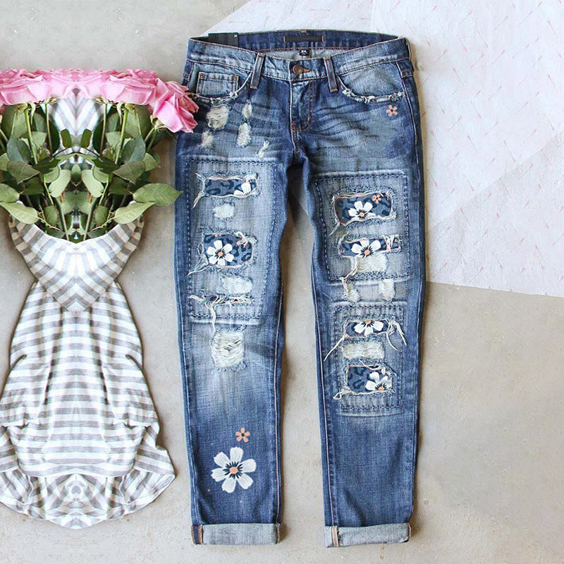 Women's Light Blue Frayed Small Feet Jeans