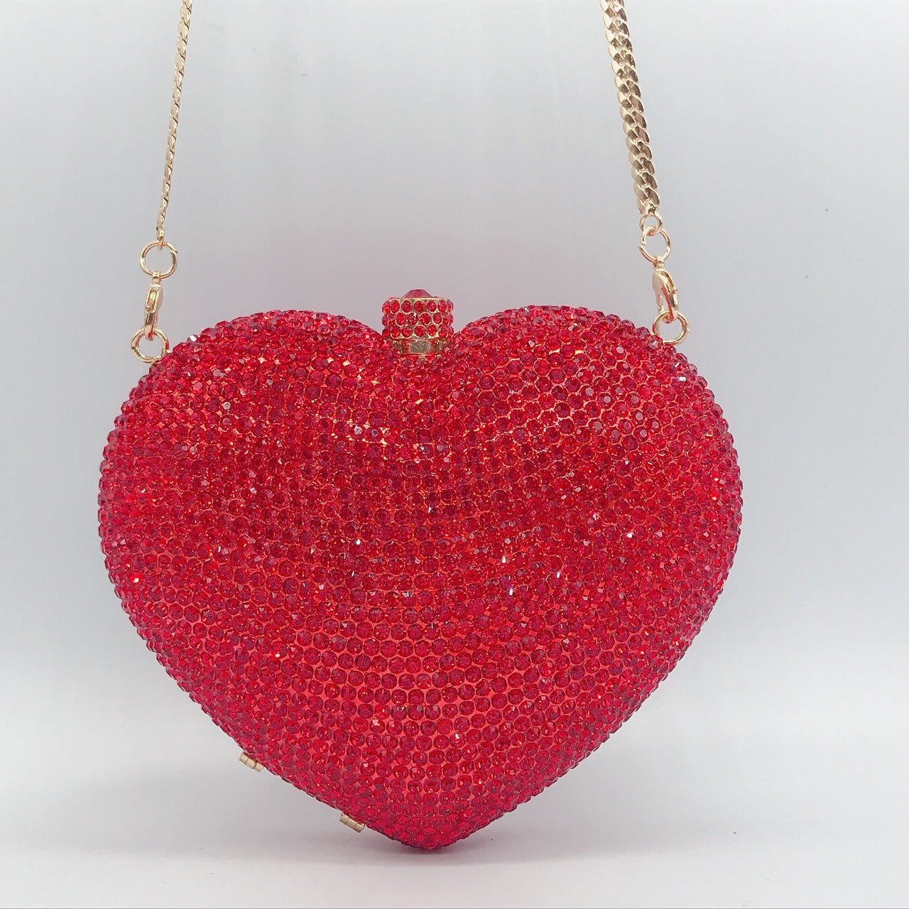 Pochette de Soirée Cœur en Cristal et Diamants – Rouge et Argent, 14x12x5cm